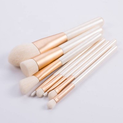 Japanese White Hair Beige Wooden Handle Good Facial Natur Conceal Makeup Brush with Cuboid Cylinder